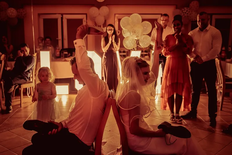 Ślub z romantycznym oświetleniem