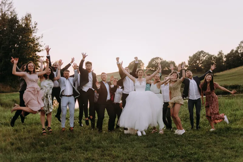 Letnie jedzenie i picie na ślubie