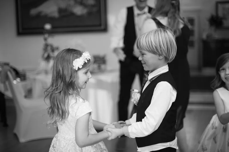 Para wybierająca miejsce na ślub